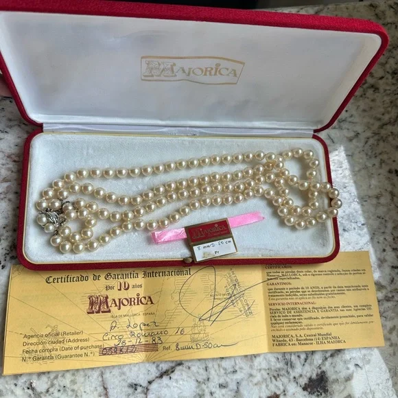 Cream Pearl Necklace - Picture 1 of 4